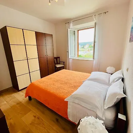 Apartments Lukrecia Hvar Town Exterior photo